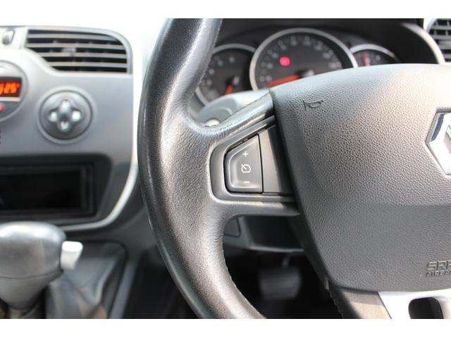 カングー ゼン　１オナ　ディーラー点検記録簿１９枚　ＹＡＫＩＭＡルーフラック　ＣＡＢＡＮＡシート　純正ナビ　リアモニター　ＯＺアルミホイール　ＦＯＣＡＬオーディオ　カロッツェリア製サブウーファー　ＨＩＤヘッドライト（29枚目）