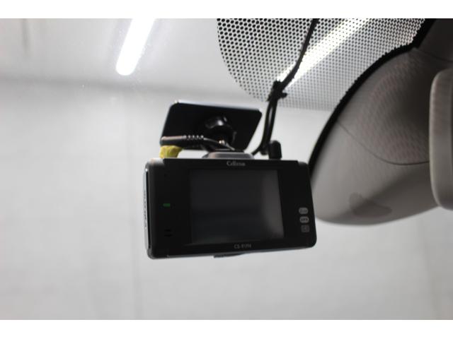 カングー ゼン　１オナ　ディーラー点検記録簿１９枚　ＹＡＫＩＭＡルーフラック　ＣＡＢＡＮＡシート　純正ナビ　リアモニター　ＯＺアルミホイール　ＦＯＣＡＬオーディオ　カロッツェリア製サブウーファー　ＨＩＤヘッドライト（31枚目）