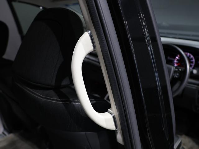 オデッセイ アブソルート　雹災車　あんしんパッケージ　ＬＥＤヘッドライト　左側電動スライドドア　２列目プレミアムクレイドルシート　純正ナビ　Ｂｌｕｅｔｏｏｔｈ接続　リア席モニター　ＥＴＣ　１８インチアルミホイール　Ｒカメ　ＡＣ（52枚目）