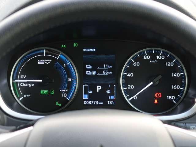 エクリプスクロスPHEV P 元社有車 スマートフォン連携ディスプレー+ナビ 全方位カメラ 三菱コントロール マイパイロット アダクディブクルーズコントロール レーンアシスト 衝突被害軽減ブレーキ 誤発進抑制機能 電動テールゲート(7枚目)