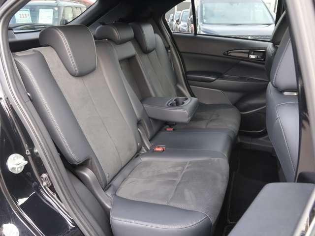 エクリプスクロスPHEV P 元社有車 スマートフォン連携ディスプレー+ナビ 全方位カメラ 三菱コントロール マイパイロット アダクディブクルーズコントロール レーンアシスト 衝突被害軽減ブレーキ 誤発進抑制機能 電動テールゲート(9枚目)