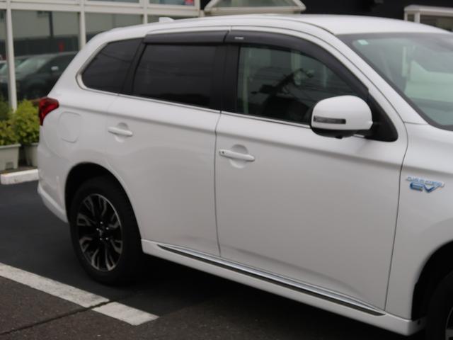 アウトランダーPHEV Gセーフティパッケージ 4WD ワンオーナー 禁煙車 クラリオン製メモリーナビ 全方位カメラ ETC 100V1500W電源 誤発進抑制機能付き衝突被害軽減ブレーキ レーダークルーズコントロール パーキングセンサー シートヒーター(32枚目)