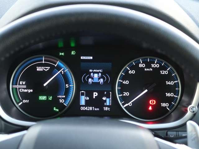 エクリプスクロスPHEV P 4WD 社有車UP マイパイロットクルーズコントロール スマホ連携ナビ 全方位カメラ 誤発進抑制機能付き衝突被害軽減ブレーキ 後側方車両検知 100V1500W電源 電動テールゲート前後シートヒーター(9枚目)