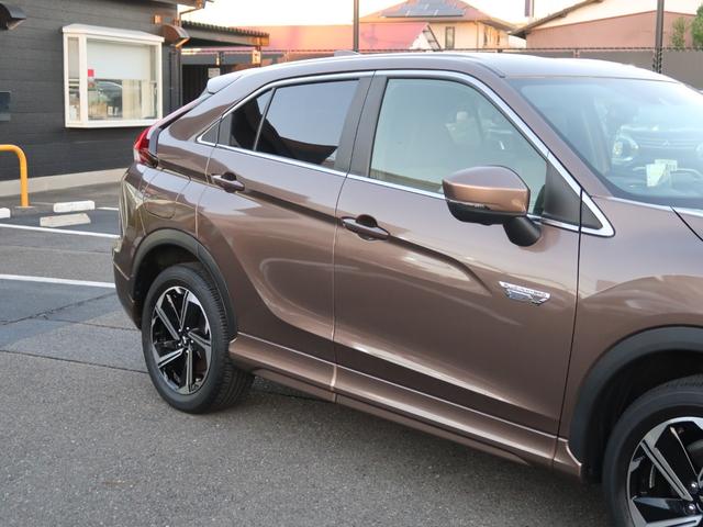 エクリプスクロスPHEV P 4WD 社有車UP マイパイロットクルーズコントロール スマホ連携ナビ 全方位カメラ 誤発進抑制機能付き衝突被害軽減ブレーキ 後側方車両検知 100V1500W電源 電動テールゲート前後シートヒーター(32枚目)