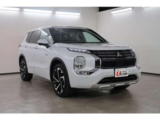 アウトランダーPHEV P 4WD 禁煙 社有車UP 電動パノラマサンルーフ スマホ連携ナビ BOSEサウンドシステム 移動物検知全方位カメラ 本革シート 前席左右パワーシート マイパイロットクルーズコントロール 誤発進抑制機能(5枚目)