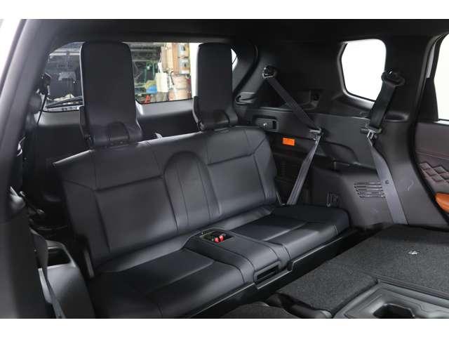 アウトランダーPHEV P 4WD 禁煙 社有車UP 電動パノラマサンルーフ スマホ連携ナビ BOSEサウンドシステム 移動物検知全方位カメラ 本革シート 前席左右パワーシート マイパイロットクルーズコントロール 誤発進抑制機能(10枚目)