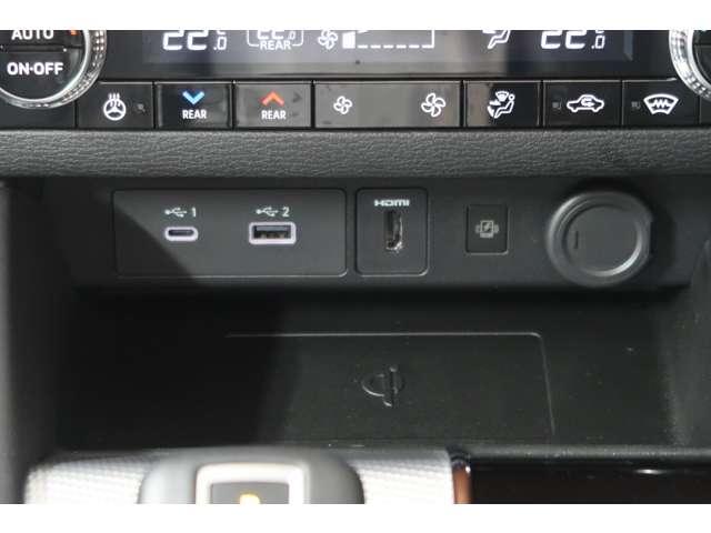 アウトランダーPHEV P 4WD 禁煙 社有車UP 電動パノラマサンルーフ スマホ連携ナビ BOSEサウンドシステム 移動物検知全方位カメラ 本革シート 前席左右パワーシート マイパイロットクルーズコントロール 誤発進抑制機能(14枚目)