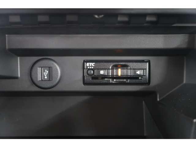 デリカD:2 カスタムハイブリッドMV 全方位カメラパッケージ 2WD 禁煙 10型ナビ 全方位カメラ ETC ドラレコ 運転席・助手席シートヒーター レーダークルーズコントロール LEDヘッドライト フォグランプ AS&G エンジンスタートスイッチ(3枚目)