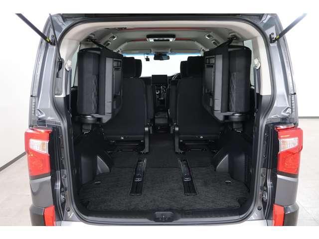 デリカＤ：５ Ｐ　７人乗　ワンオーナー　禁煙車　１０．１型ナビ＋後席モニター　全方位カメラ　ＥＴＣ２．０　電動サイドステップ　電動リヤゲート　ステアリングヒーター　運転席パワーシート　運転席・助手席シートヒーター（11枚目）