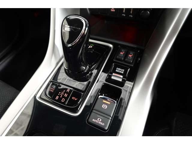 エクリプスクロスＰＨＥＶ Ｐ　禁煙　社有車　電動サンルーフ　電気温水（14枚目）