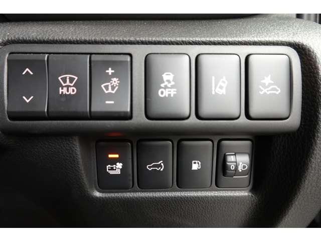 エクリプスクロスＰＨＥＶ Ｐ　禁煙　社有車　電動サンルーフ　電気温水（15枚目）