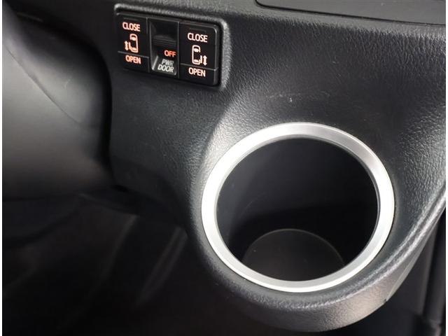 シエンタ Ｇ　クエロ　軽減ブレーキ　両側自動ドア　Ｉストップ　後カメラ　デュアルエアバック　パワーウィンドウ　フルオートエアコン　ＤＶＤ再生可　ＬＥＤヘッド　ナビ＆ＴＶ　スマキー　ＶＳＣ　３列　キーレス　アルミ　エアバッグ（11枚目）