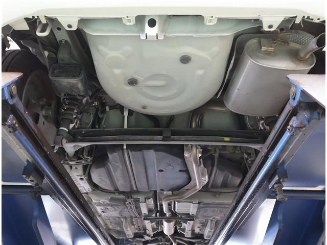 シエンタ Ｇ　クエロ　軽減ブレーキ　両側自動ドア　Ｉストップ　後カメラ　デュアルエアバック　パワーウィンドウ　フルオートエアコン　ＤＶＤ再生可　ＬＥＤヘッド　ナビ＆ＴＶ　スマキー　ＶＳＣ　３列　キーレス　アルミ　エアバッグ（18枚目）