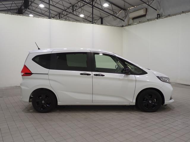 フリードハイブリッド ハイブリッド・Gブラックスタイル LEDヘッドライト+LEDアクティブコーナリングライト BLACK STYLE専用装備(45枚目)