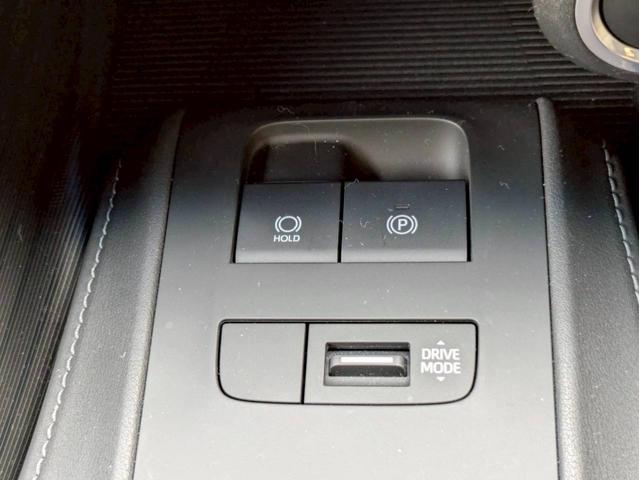 ハリアー Ｚ　調光パノラマルーフ　１２．３インチＴ－Ｃｏｎｎｅｃｔナビ＋３６０カメラ　デジタルインナーミラー＋ドラレコ　ＪＢＬサウンド　ＥＴＣ２．０　ＡＣＣ　ＢＳＭ　カラーヘッドアップディスプレイ　パワーバックドア（30枚目）