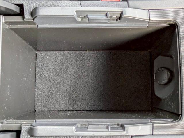 ハリアー Ｚ　調光パノラマルーフ　１２．３インチＴ－Ｃｏｎｎｅｃｔナビ＋３６０カメラ　デジタルインナーミラー＋ドラレコ　ＪＢＬサウンド　ＥＴＣ２．０　ＡＣＣ　ＢＳＭ　カラーヘッドアップディスプレイ　パワーバックドア（32枚目）