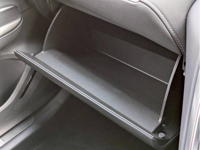 ハリアー Ｚ　調光パノラマルーフ　１２．３インチＴ－Ｃｏｎｎｅｃｔナビ＋３６０カメラ　デジタルインナーミラー＋ドラレコ　ＪＢＬサウンド　ＥＴＣ２．０　ＡＣＣ　ＢＳＭ　カラーヘッドアップディスプレイ　パワーバックドア（33枚目）