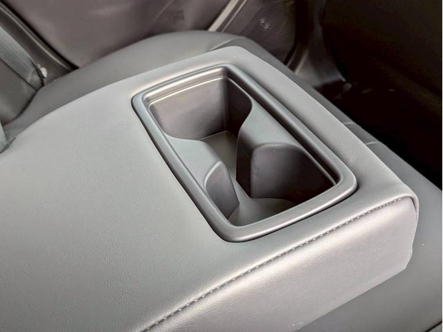 ハリアー Ｚ　調光パノラマルーフ　１２．３インチＴ－Ｃｏｎｎｅｃｔナビ＋３６０カメラ　デジタルインナーミラー＋ドラレコ　ＪＢＬサウンド　ＥＴＣ２．０　ＡＣＣ　ＢＳＭ　カラーヘッドアップディスプレイ　パワーバックドア（41枚目）