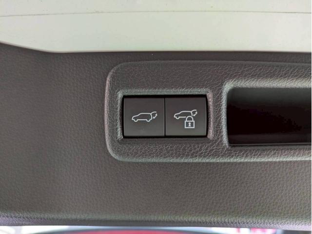 ハリアー Ｚ　調光パノラマルーフ　１２．３インチＴ－Ｃｏｎｎｅｃｔナビ＋３６０カメラ　デジタルインナーミラー＋ドラレコ　ＪＢＬサウンド　ＥＴＣ２．０　ＡＣＣ　ＢＳＭ　カラーヘッドアップディスプレイ　パワーバックドア（44枚目）