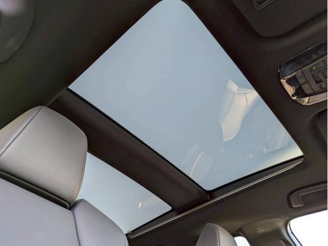 ハリアー Ｚ　ＪＢＬサウンド　１２．３インチＴ－Ｃｏｎｎｅｃｔナビ　デジタルインナーミラー＋ドラレコ　調光パノラマルーフ　カラーヘッドアップディスプレイ　パワーバックドア　ＥＴＣ２．０　ＡＣＣ　ＢＳＭ　パワーシート（2枚目）