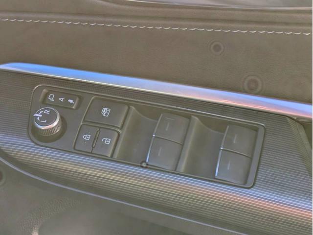 ハリアー Ｚ　ＪＢＬサウンド　１２．３インチＴ－Ｃｏｎｎｅｃｔナビ　デジタルインナーミラー＋ドラレコ　調光パノラマルーフ　カラーヘッドアップディスプレイ　パワーバックドア　ＥＴＣ２．０　ＡＣＣ　ＢＳＭ　パワーシート（26枚目）