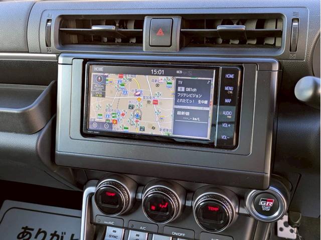 GR86 SZ 6MT GRエアロ アドバンスポーツ18インチAW フジツボマフラー リアフォグランプ ドアミラーヒーター トランクスポイラー サイドウィンドウルーパー 革調シートカバー 純正ナビ プッシュスタート(3枚目)