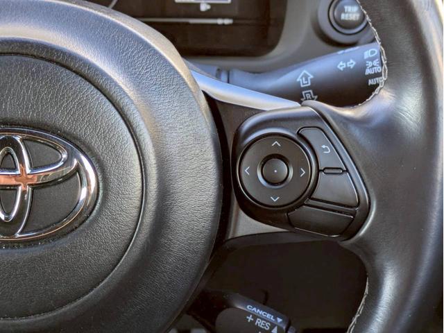 GR86 SZ 6MT GRエアロ アドバンスポーツ18インチAW フジツボマフラー リアフォグランプ ドアミラーヒーター トランクスポイラー サイドウィンドウルーパー 革調シートカバー 純正ナビ プッシュスタート(10枚目)