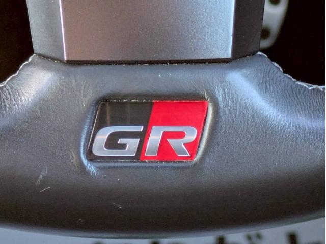 GR86 SZ 6MT GRエアロ アドバンスポーツ18インチAW フジツボマフラー リアフォグランプ ドアミラーヒーター トランクスポイラー サイドウィンドウルーパー 革調シートカバー 純正ナビ プッシュスタート(11枚目)