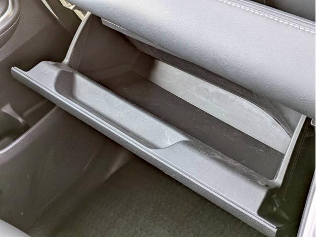 ノア Ｓ－Ｚ　トヨタチームメイト　１０．５インチナビ　パノラミックビューモニター　　バックモニター　ＢＭＳ　　後席エアコン　電動リアゲート　ドラレコ　シートヒーターシートエアコン　後席サンシェーステアリングヒーター（27枚目）