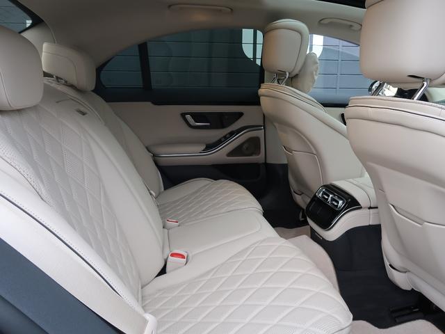 Ｓクラス Ｓ４００ｄ　４マチック　ＡＭＧライン　レザーＥＸＣ　マキアートベージュ　ベーシックＰＫＧ　サンルーフ　Ｂｕｒｍｅｓｔｅｒ　ＡＲヘッドアップディスプレイ　３Ｄコックピットディスプレイ　ベンチレーション　全席シートヒーター　エアバランスＰＫＧ（32枚目）