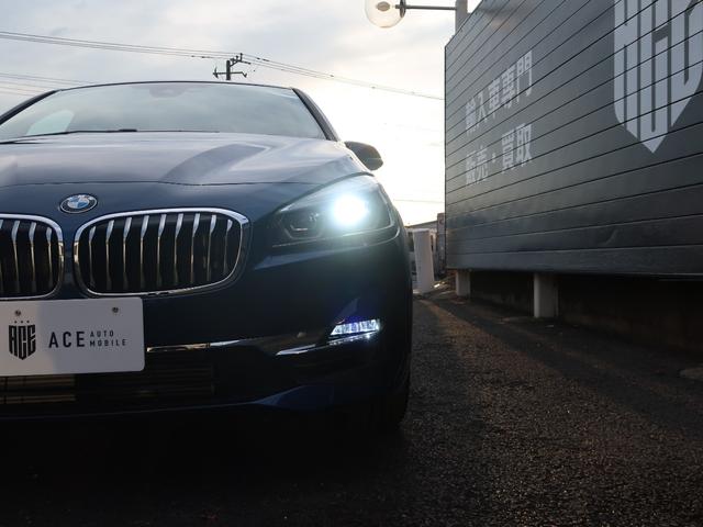 2シリーズ 218dグランツアラー ラグジュアリー アドバンスドアクティブセーフティPKG コンフォートPKG ベージュ革 ACC HUD 電動リアゲート シートヒーター パワーシート 3列シート ナビ バックカメラ LEDヘッドライト(27枚目)