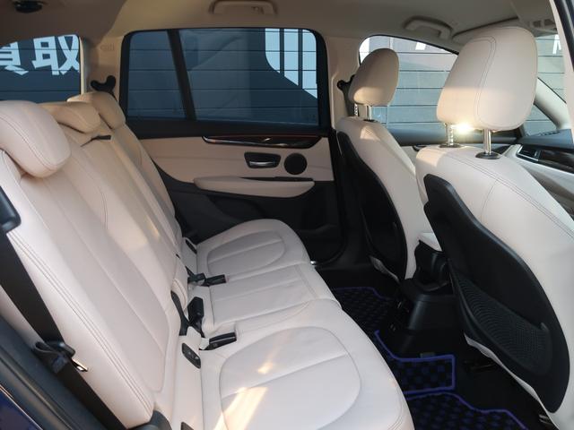 2シリーズ 218dグランツアラー ラグジュアリー アドバンスドアクティブセーフティPKG コンフォートPKG ベージュ革 ACC HUD 電動リアゲート シートヒーター パワーシート 3列シート ナビ バックカメラ LEDヘッドライト(34枚目)