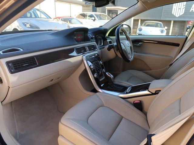 V70 T4 クラシック 最終モデル トワイライトブロンズ ベージュ革 サンルーフ harman/kardon ベンチレーション シートヒーター パワーシート アダプティブクルーズ BLIS 純正ナビ バックカメラ(6枚目)