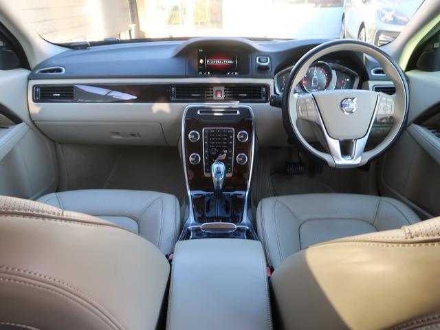 V70 T4 クラシック 最終モデル トワイライトブロンズ ベージュ革 サンルーフ harman/kardon ベンチレーション シートヒーター パワーシート アダプティブクルーズ BLIS 純正ナビ バックカメラ(14枚目)
