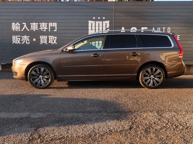 V70 T4 クラシック 最終モデル トワイライトブロンズ ベージュ革 サンルーフ harman/kardon ベンチレーション シートヒーター パワーシート アダプティブクルーズ BLIS 純正ナビ バックカメラ(20枚目)