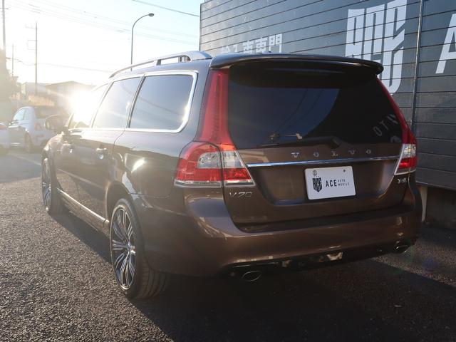 V70 T4 クラシック 最終モデル トワイライトブロンズ ベージュ革 サンルーフ harman/kardon ベンチレーション シートヒーター パワーシート アダプティブクルーズ BLIS 純正ナビ バックカメラ(24枚目)