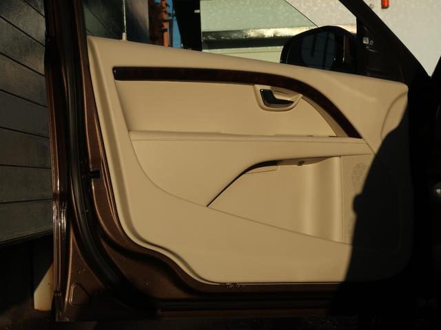 V70 T4 クラシック 最終モデル トワイライトブロンズ ベージュ革 サンルーフ harman/kardon ベンチレーション シートヒーター パワーシート アダプティブクルーズ BLIS 純正ナビ バックカメラ(35枚目)