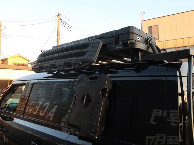 ディフェンダー １１０ダブルオーエディション　７人乗り　背面ラダー　ルーフラック　ルーフレール　サイドステップ　エアサス　ＡＣＣ　ＢＳＭ　シートヒーター　ステアリングヒーター　マッドフラップ　ナビ　全周囲カメラ　ブラックライノホイール４本付属（7枚目）