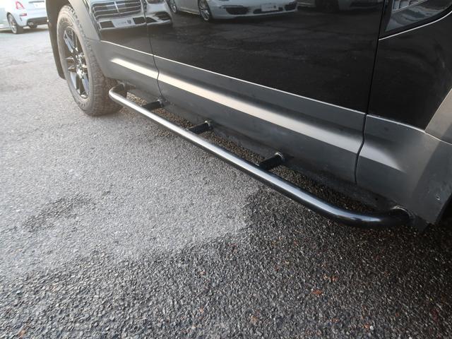 ディフェンダー １１０ダブルオーエディション　７人乗り　背面ラダー　ルーフラック　ルーフレール　サイドステップ　エアサス　ＡＣＣ　ＢＳＭ　シートヒーター　ステアリングヒーター　マッドフラップ　ナビ　全周囲カメラ　ブラックライノホイール４本付属（8枚目）