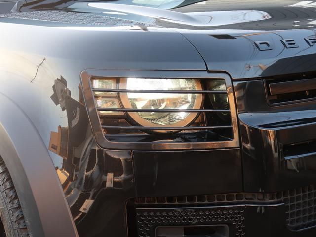 ディフェンダー １１０ダブルオーエディション　７人乗り　背面ラダー　ルーフラック　ルーフレール　サイドステップ　エアサス　ＡＣＣ　ＢＳＭ　シートヒーター　ステアリングヒーター　マッドフラップ　ナビ　全周囲カメラ　ブラックライノホイール４本付属（25枚目）