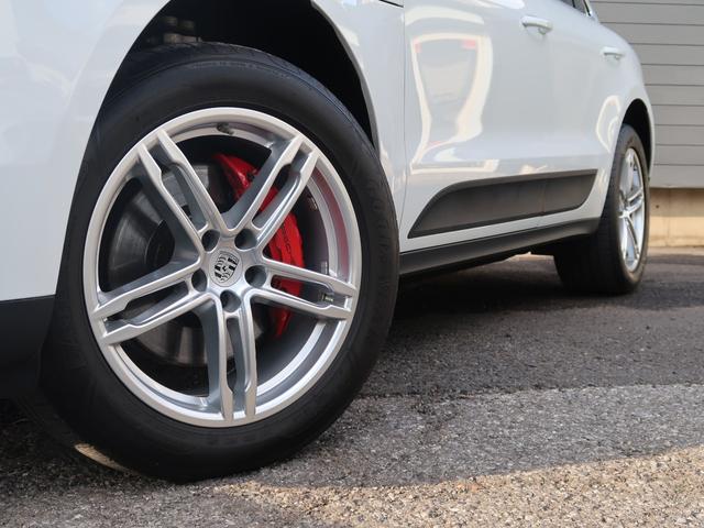 マカン マカンS ターボ19インチアルミホイール PCMナビ 黒革 シートヒーター パワーシート サイドアシスト クルーズコントロール 電動リアゲート Bluetooth バックカメラ レッドキャリパー キセノン(3枚目)