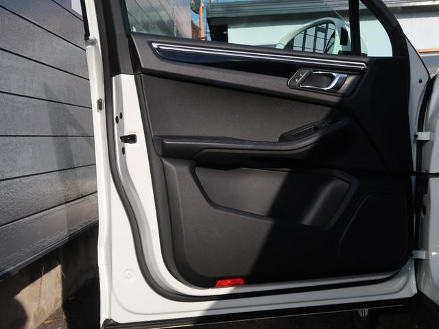 マカン マカンS ターボ19インチアルミホイール PCMナビ 黒革 シートヒーター パワーシート サイドアシスト クルーズコントロール 電動リアゲート Bluetooth バックカメラ レッドキャリパー キセノン(32枚目)