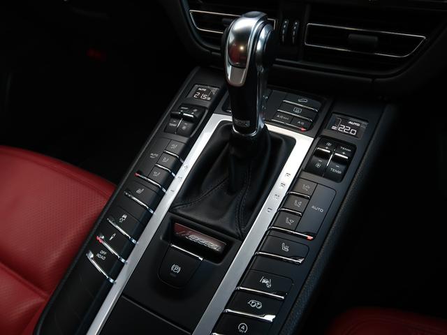 マカン マカンGTS キャララホワイト パノラマサンルーフ BOSEサウンド スポクロ スポエグ スモーカーPKG 赤革 シートヒーター PASM エントリードライブ ACC PCMナビ 全周囲カメラ RSスパイダーAW(15枚目)