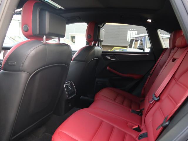 マカン マカンGTS キャララホワイト パノラマサンルーフ BOSEサウンド スポクロ スポエグ スモーカーPKG 赤革 シートヒーター PASM エントリードライブ ACC PCMナビ 全周囲カメラ RSスパイダーAW(17枚目)