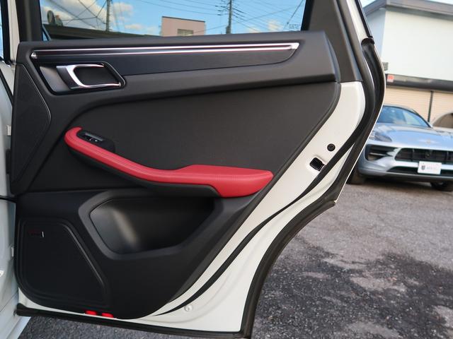 マカン マカンGTS キャララホワイト パノラマサンルーフ BOSEサウンド スポクロ スポエグ スモーカーPKG 赤革 シートヒーター PASM エントリードライブ ACC PCMナビ 全周囲カメラ RSスパイダーAW(42枚目)