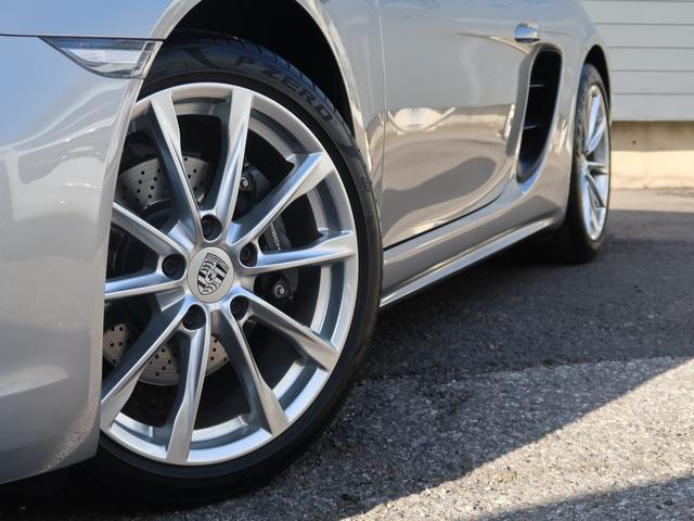 718ケイマン 718ケイマン スポーツクロノPKG GTシルバーメタリック シートヒーター エントリードライブ オートエアコン 電動格納ミラー スモーカーPKG 718ケイマンS19インチAW 7速PDK PCMナビ(3枚目)