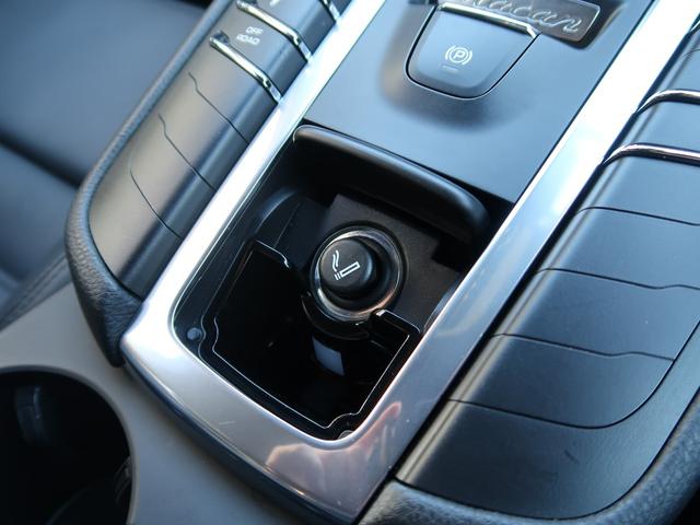 マカン マカン スポクロ アダプティブスポーツシート 黒革 18WAYパワーシート ベンチレーション シートヒーター レッドシートベルト BOSE エントリードライブ ACC スモーカーPKG ジェットブラックM(9枚目)