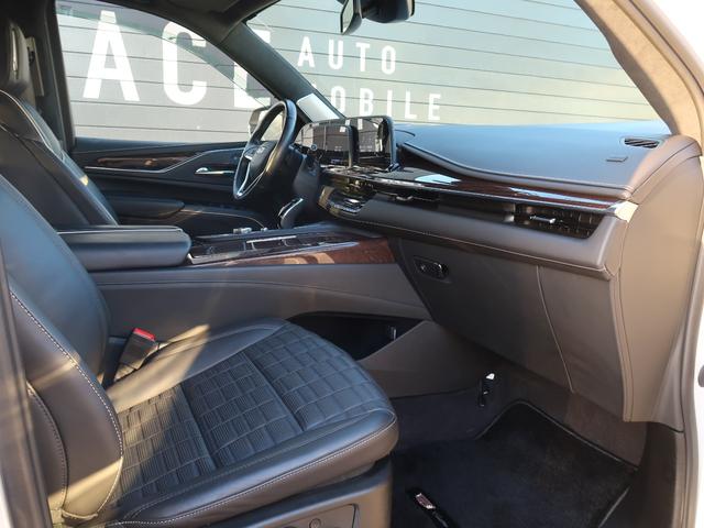 キャデラックエスカレード ホワイトスポーツエディション 限定30台 サンルーフ リアモニター AKGサウンド 電動サイドステップ 黒革 ベンチレーション 1、2列目シートヒーター AppleCarPlay 電動リアゲート HUD 全周囲カメラ(14枚目)