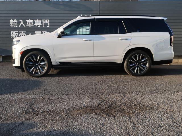 キャデラックエスカレード ホワイトスポーツエディション 限定30台 サンルーフ リアモニター AKGサウンド 電動サイドステップ 黒革 ベンチレーション 1、2列目シートヒーター AppleCarPlay 電動リアゲート HUD 全周囲カメラ(21枚目)