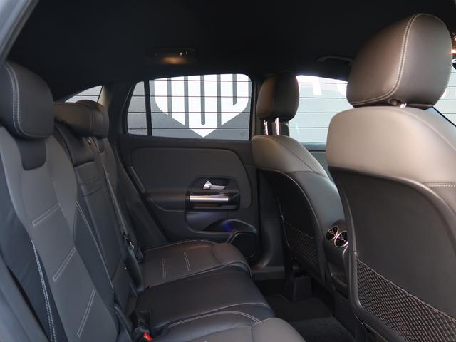 ＧＬＡクラス ＧＬＡ２００ｄ　４Ｍ　　ＡＭＧレザエクスクルーシブＰ　チタニウムグレー革シート　シートヒーター　パワーシート　電動リアゲート　ナビ　フルセグＴＶ　全周囲カメラ　レーダーセーフティ　アンビエントライト　マウンテングレー　ルーフレール　純正１９インチＡＷ（31枚目）